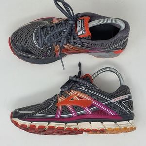 Brooks Adrenaline GTS 17 1202311B044 Running Shoes Gray Red size 7 Women